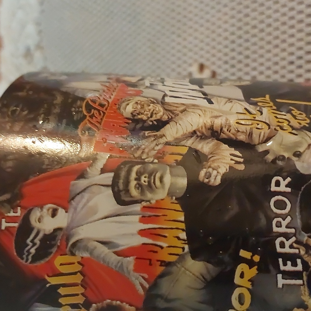 Universal Studios Monsters Horror 20 oz Mug - Picture 11 of 16